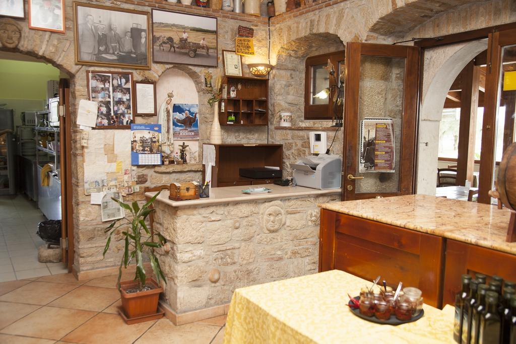 Agriturismo La Vecchia Cascina Di Paolo & Belinda Villa Pietrelcina Luaran gambar