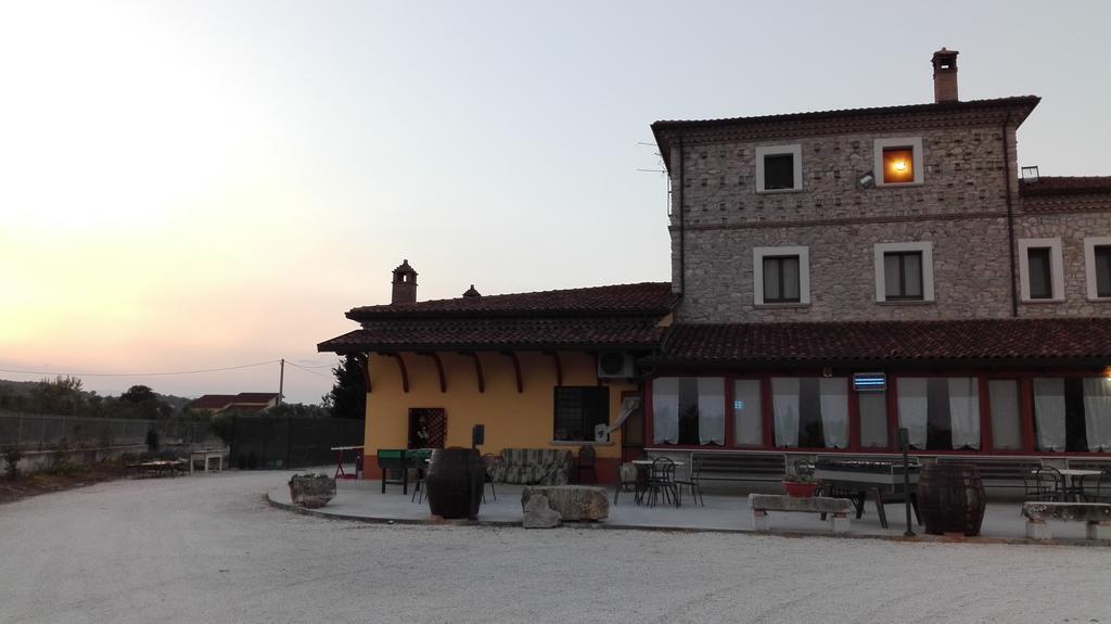 Agriturismo La Vecchia Cascina Di Paolo & Belinda Villa Pietrelcina Luaran gambar